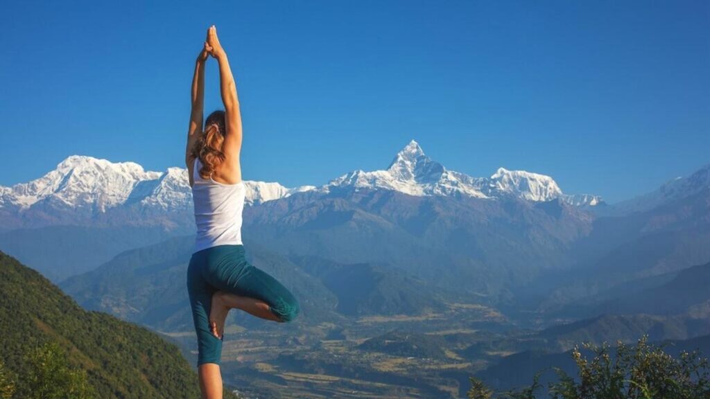 Yoga di Atas Gunung di Nepal: Kombinasi Spiritualitas dan Petualangan