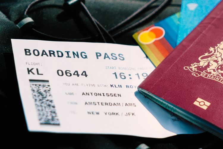 Mengurus Dokumen Perjalanan Luar Negeri untuk Keluarga (Paspor & Visa) dengan Cepat