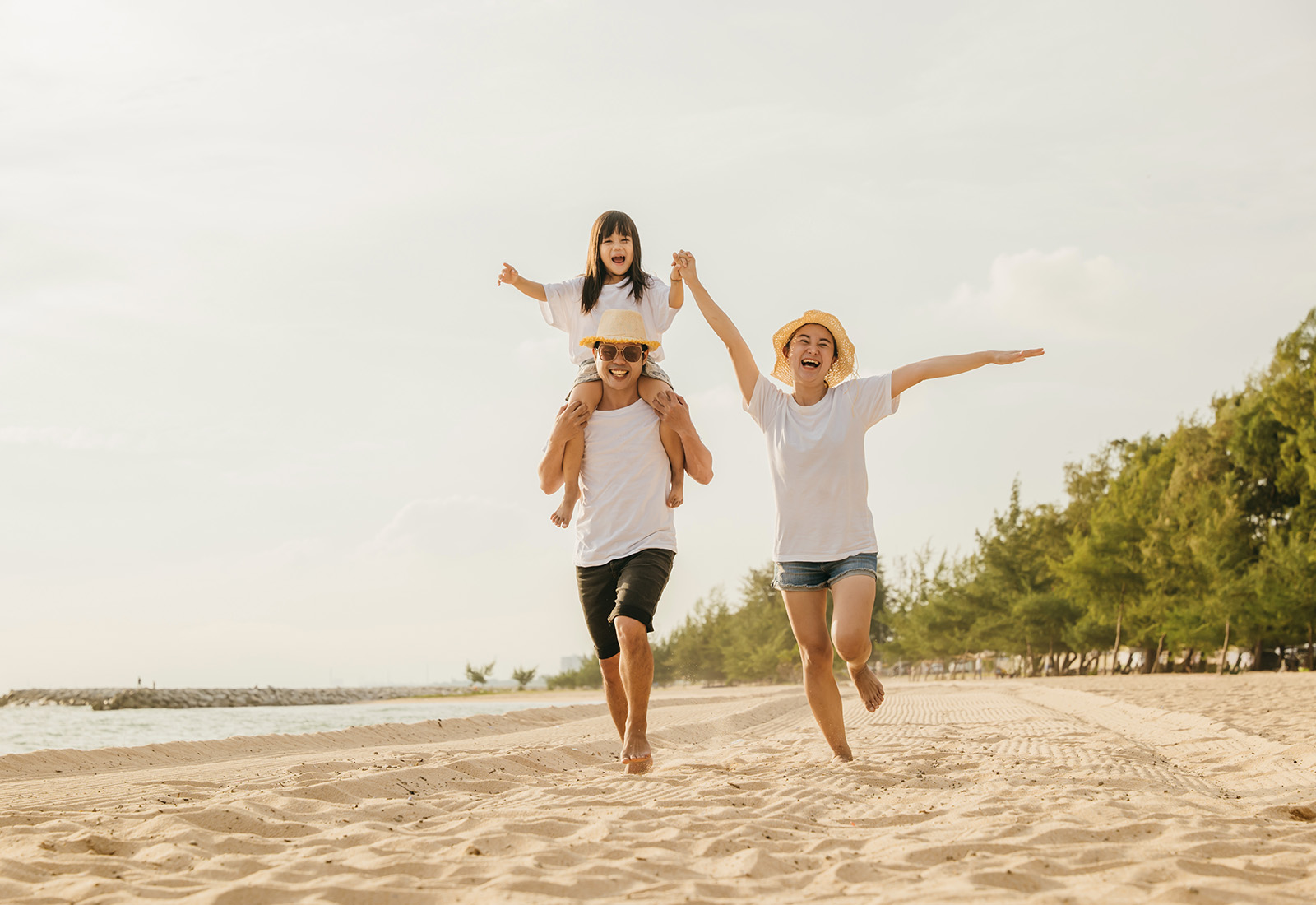 Tetap Fit Saat Liburan: Tips Jaga Stamina dan Hindari Sakit untuk Keluarga